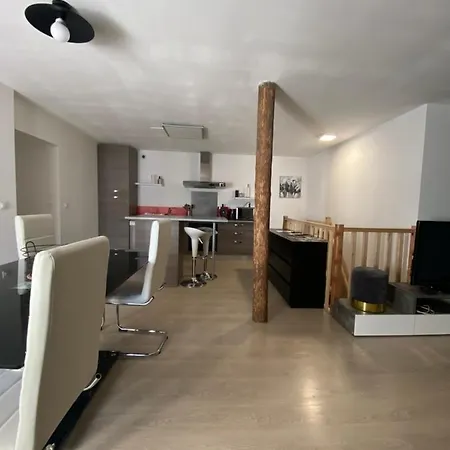 Les De Chauvet Apartment
